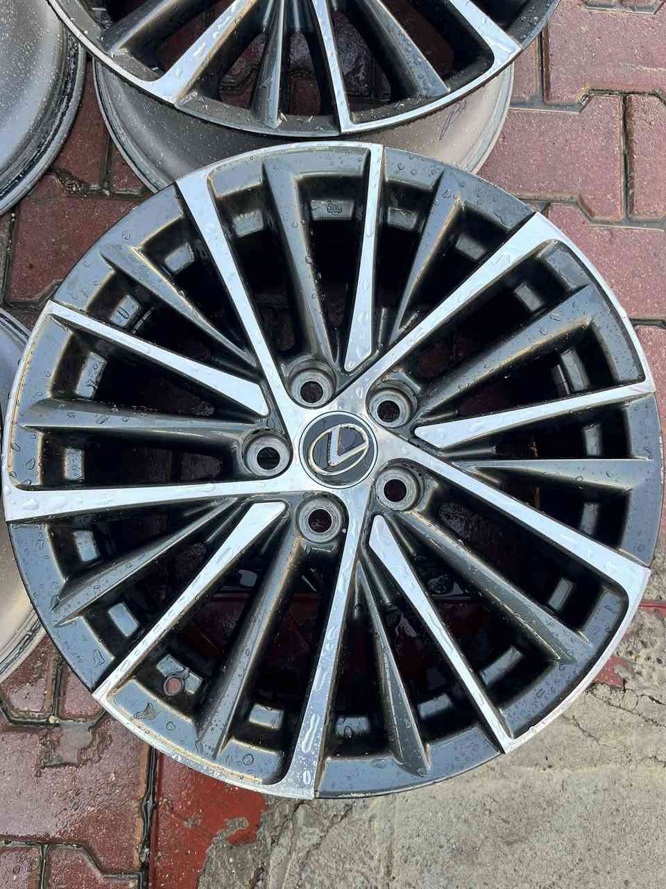 تخم ويل لكزس قياس 18   اصلى بيلادى لبيع و مراوس  واتساب ***********
