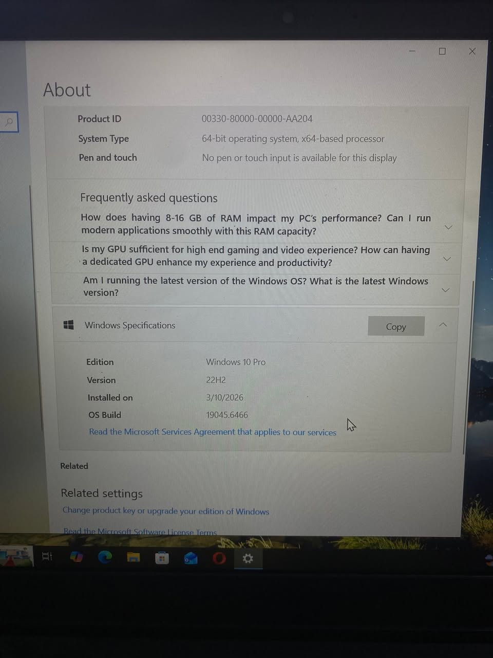 لسلام عليكم 
لابتوب للبيع DELL سلم 
نظافة 95‎%‎ غير داخل تصليح استعمال قليل

* المعالج:
    Intel Core i7-1165G7 الجيل 11
    سرعة 2.80GHz وتصل أعلى بالتيربو تقريباً إلى 4.7GHz
* الرام:
    8GB DDR4 بسرعة 3200MHz
* كرت الشاشة:
    NVIDIA GeForce MX330 بحجم 2GB
    * كرت مدمج Intel Iris Xe Graphics
* التخزين:
    HDD سعة 1TB تقريباً (932GB usable)
* النظام:
    Windows 10 Pro 64-bit
    إصدار 22H2
* نوع الجهاز:
    Dell Vostro 3500

تقييم الأداء

* ممتاز للدراسة، الأوفيس، التصفح، البرمجة، والمونتاج الخفيف،البرامج الهندسية.
* يشغل ألعاب متوسطة مثل:
    * GTA V
    * Valorant
    * PES / FC
    * PUBG على إعدادات منخفضة إلى متوسطة.

السعر 850 للاتصال 
***********
***********
