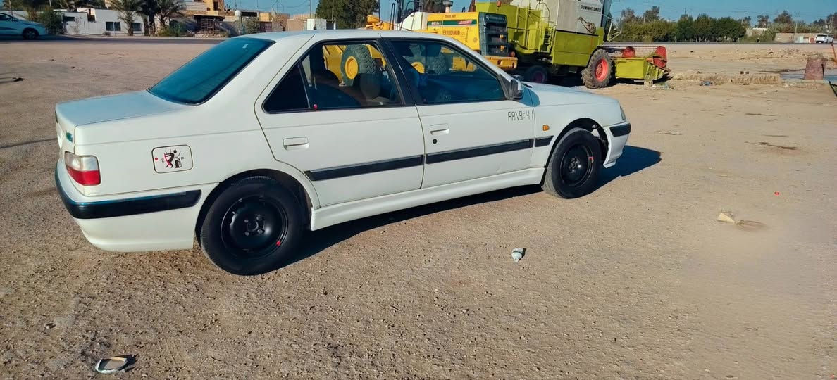 بيجو بارص 13 سياره مكفوله من ظربه وصبغ منعدا الهلالات مصلحه
مكينه وكير كفاله تبريد ثلج
حداديه وتخم تاير كله جديد
منظومت زنون مكان سياره الديوانيه  السعر 47 ***********
