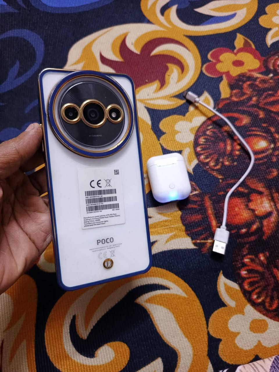 بوكو c61
ذاكرة ١٢٨ جهاز جديد كلش مثل مموضح بالصور اي شخط مابي كله جديد ومكفول نت شحن اتصال تكنيك كله مكفول 
ملحقاته ايربود كوبي ولاصق شاشه وحافظه
للبيع السعر٨٥ الف بي مجال قليل للشراي
المكان حي الاعلام شارع المركز
***********
