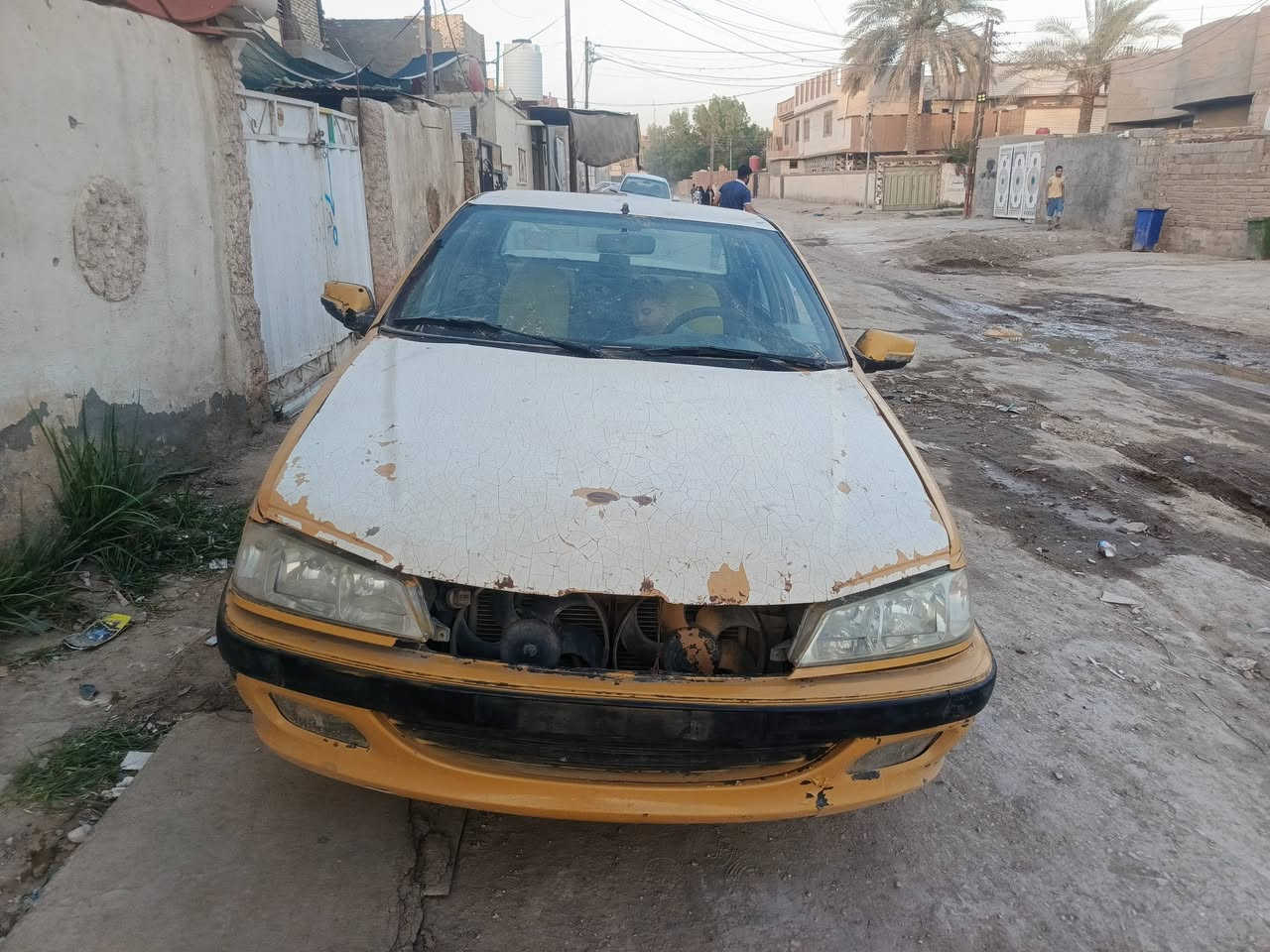 سلام عليكم سياره للبيع سنويه ضايعه سنويه بيها استنساخ راعيها موجود بل حله تحويل ثاني يوم سياره طافيه السعر 10 وبيها مجال لاتصال على الرقم *********** سياره بارص

