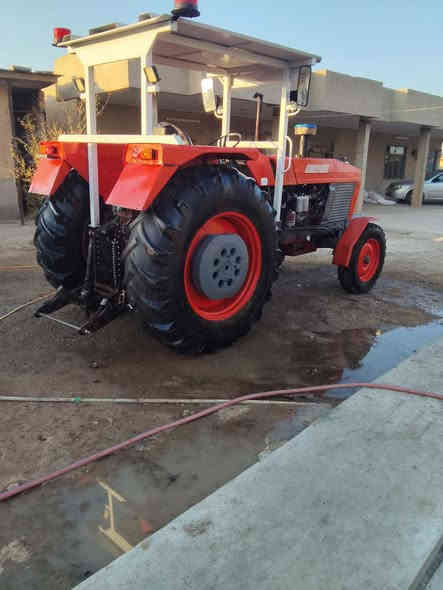 عنتر للبيع موديل 89رقم وسنويه كركوك حجم 121شرط وظع شركه نضيف حيل تواير جدد وايرمنيه  شغاله كير اكسن شرط محرك معمر رايمن تريد تحويل تريد وكال هودروليك شغال دكاكه شغال سعرو 14وبي مجال للبيع عنوان موصل مراسلة عل خاص
