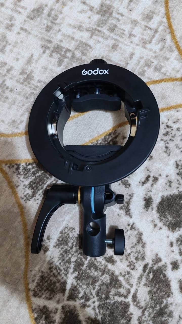 للبيع .. 
عدسة كانون الرنك الذهبي سعر (250) 
تريگر جديد مخصص للكانون سعر (50)
قاعدة سوفت بوكس سعر (15)
طاسة سعر (15)
الاسعار ثابته رجاءاً


**إذا كنت صاحب هذا الإعلان وتريد حذفه لأي سبب، رجاءا أرسل رسالة إلى الدعم الفني**