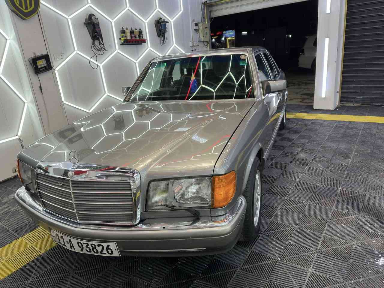 سلام عليكم مارسيدس  موديل. 89. مكفوله كفاله عامه. عد صبغ الجماليه.  بدون اي طخه سياره جديد. بلاديه  تبريد ثلج سيار حجم. 300 بلاد رقم بغداد بسمي تحويل ثاني يوم سياره بعده ع البلاد. يعني.  اتراي زيرو. مكاني بغداد القاهره السعر. 85 وبيه مجال ***********
