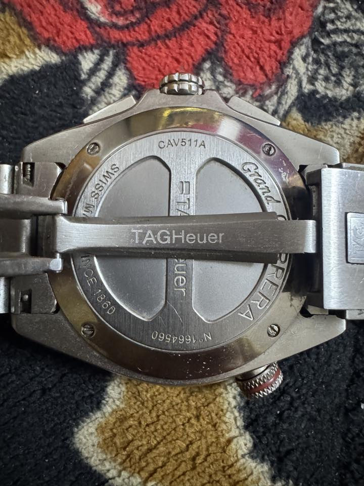 سلام عليكم
للبيع ساعة كلاسيك TAGHEUER اصلي 43ملم مستخدمه قليل بدون ملحقات 

سعرها 300 دولار او 360 الف قفل 

تواصل ***********
