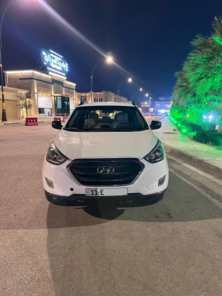 السلام عليكم توسان موديل 2015وارد خليجي
‏2000 دوش
‏تبريد قطعتين 
‏السيارة مصبوغة عام 
‏كير ومحرك وشاصي مكفول 
‏رقم انكليزي 11 بغداد 
‏شاشة وتحكم ستيرن 
‏ويل اسود 
‏ماشية 155 وقابل للزيادة
السيارة بسمي وتحويل مباشر 
سنوية لل2028 والهزة جديدة 
‏المكان كربلاء حي الموظفين  
‏السيارة خير من الله جاهزة ما عايزهه شي 
‏السعر 118 وبيهه مجال تجي تشوفهه وعيوني الك
‏متواجد من ال4 العصر لل12 
*********** كربلاء, العراق
