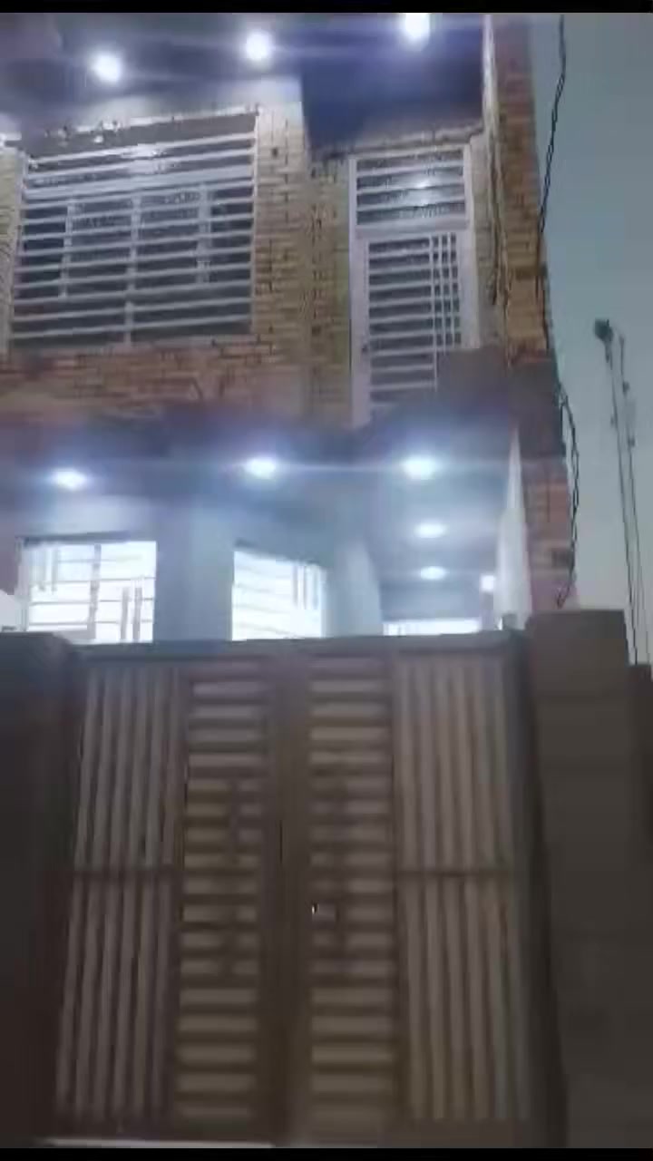 مشتمل للبيع في خاجيه (8000) عميشه مساحه ١٠٠ م الواجهه 5 ونزال ٢٠  طابق الأول استقبال وهول وغرفه ومطبخ وصحيات داخليه وخارجيه وطابق الثاني غرفه موقعه مميز مقابيل حديقه ***********
