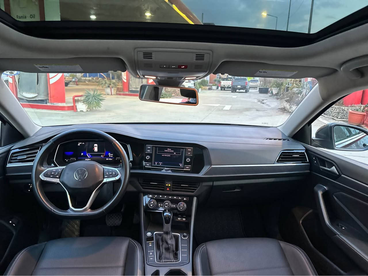 شوێن رانیە      سحر. 140$.   ژم  ***********
جیتە مۆدیل. 2024 ماسەفات ئەمریکی SE فوول 
ماسەفات پانۆرامە شاشە ئەلیکترۆنی ڕادار خەتی جادا ئۆتۆ ستۆپ ئۆتۆ ترافیک ئاوێنە رادار سێ مۆدی لێخورین دەسک لەمس  کوشن جڵد کوشن هیتەر. تەبریت دوو زۆن 
بۆیاخ یەک پارچەی بۆیاخە پارچێکی شی گۆراوە بە بەیلاد
لای سەکنی حادیسەیەکی هەیە بەس قورس نیە 
 حەماوە و راتەری بەشەرت و بەزەمان 
ئیرباگ شان و سووکان سیستەمە  حەماوە بەشەرت
رەقەم شانسی(3VW7M7BU6RM013712) 22هەزار رۆشتوە 
سەنەوی و هەزەی هەمووی تازەیە تازە رەقەم کراوە 
    شوێن رانیە.     سحر140$    ژم *********** وتس رانية, السليمانية
