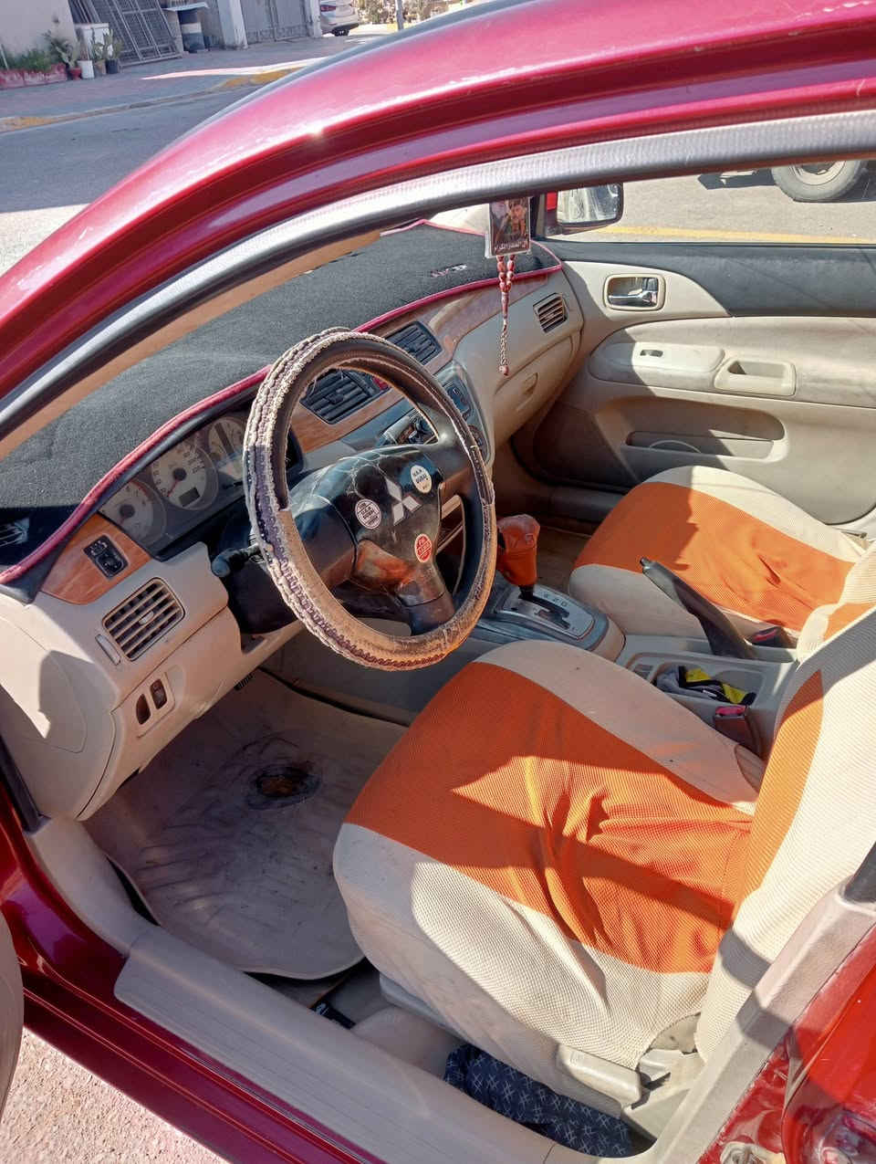 لانسر بومة 2010 لون ماروني رقم كربلاء گير ومحرك 1500بحالة جيدة السيارة بية البنيد بية جراد وبية معجون بالجاملغ الأيمن وبية معجون بالجاملغ الخلفي والبيبان مرشوشات اثر جراد يعني صفحة صبغ ابيع نفس الجهة بدون داواخل وبدون فتح وتبديل ووبية جراد بالجاملغ الخلفي جهة السايق تبريد وتدفئ شغال السنوية بااسمي بس نافذة حالياً  السعر 66 وبية مجال مكان السيارة كربلاء طوريج السياحي
***********
