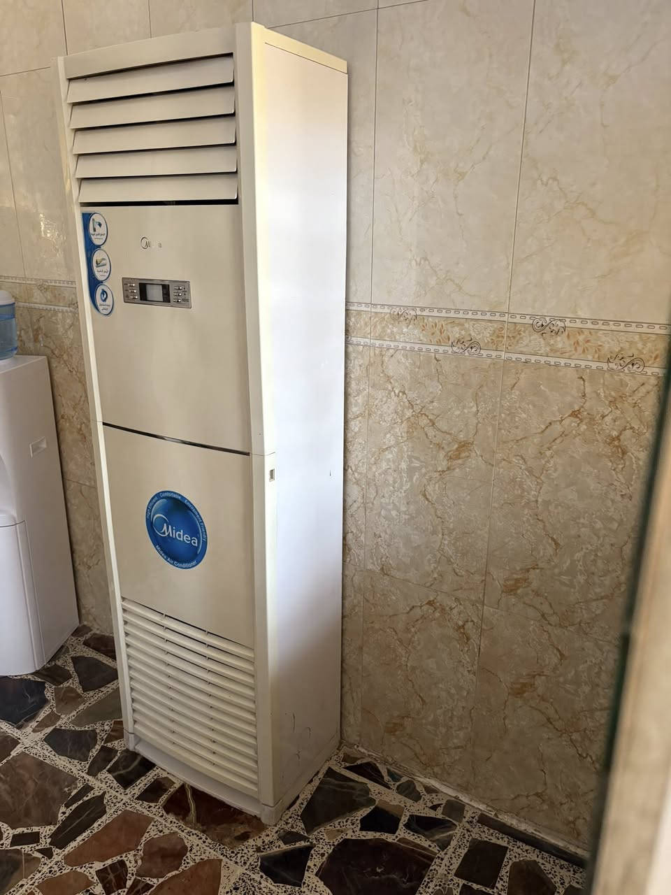 سلام عليكم
سبلت ميديا 3 طن كنتوري 
حاربارد بلادي ممصلح غازه مقفل
سنكل 220 فولت كهرباء عادي
ظمان ٢٠ يوم شرط الشغل 
السعر  ٦٠٠ الف
بغداد حي الجامعه
***********
