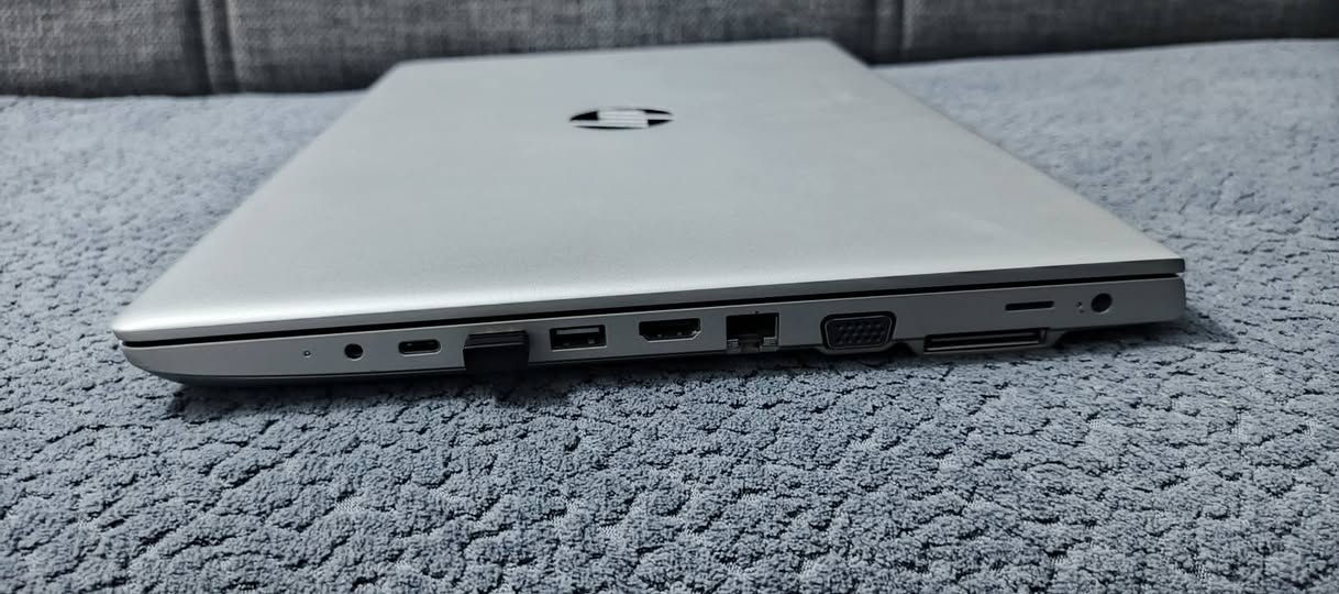 ‏ للبيع 💻
‏HB PRO BOOK  650 G5
‏
‏لابـتــــوب : HB 
‏الجيــــل : الثامن 
‏المعالج   : CORE I5
‏             : RAM 16 
‏الأصدار :  WINDOWS 11 PRO
‏النضافة : 100% 
تحتوي على جميع المنافذ 🔌

الملحقات :
محولة شحن           🔌
ماوس لاسلكي         🖱
ماوس باد               ⬛
حقيبـــــة                💼

***********  واتساب ـ للأستفسار 
السعر 350.000
