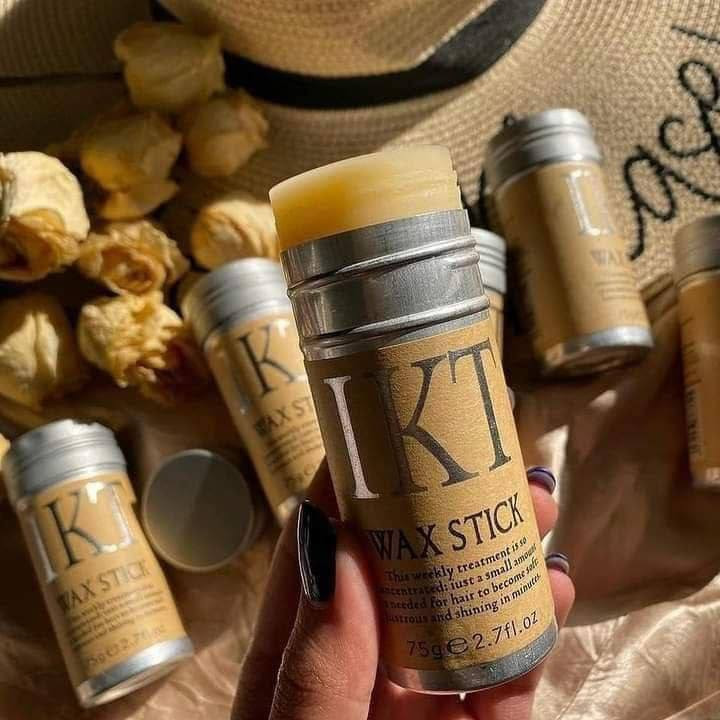 IKT STICK  wax stick 🤍✨️
عود واكس علاجى تجميلى الاكثر مبيعا ✨️ 
ستيك شمع تمليس وتثبيت الشعر سهل الاستخدام مناسب للبنات والشباب يمنحك كل ماتتمنى من طلة شعر صحية ومليانة جمال 

المكونات. 
⚜️واكس الشعر من شمع العسل وزيت افوكادو⚜️
لمظهر  الشعر المرتب والصحى والاكثر نضارة وتغذية 
مصنوع من شمع النحل و زيت الافوكادو العطري الطبيعي ، امن على الشعر و الفروه لا يسبب اي تهيج و لا ضرر مناسب لجميع انواع الشعر ✨️
واكس ستك للشعر مصمم خصيصا للبيبي هير و الشعر المتطاير و المنفوش حيث يقوم بتصفيف و تثبيت الشعر بمكانه ليمنح مظهر مرتب للشعر دون ان يترك اثر على الشعر يمنح فنش مطفي غير لامع و غير دهني لا يثقل الشعر مع نتيجه تدوم حتى ٢٤ ساعة
#الاصلي💯 

يوجد خدمة توصيل لجميع محافظات العراق🚘
#الجميع


**إذا كنت صاحب هذا الإعلان وتريد حذفه لأي سبب، رجاءا أرسل رسالة إلى الدعم الفني**