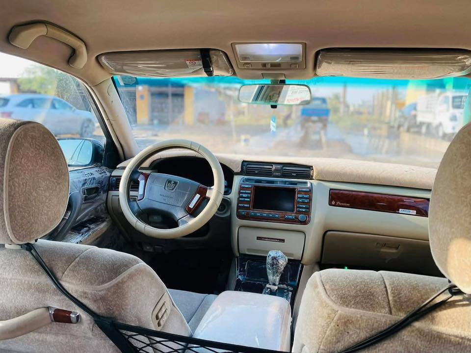 السلام عليكم ملكه للبيع سياره موديل 2000 سياره كفاله عامه مصبوغه عام كان الصفراء ونصبغت سياره 4 دكم مكينه الجبيره  السياره دمات السعر ٣٠ورقه بيه مجال رقم الهاتف***********
موجود واتساب
