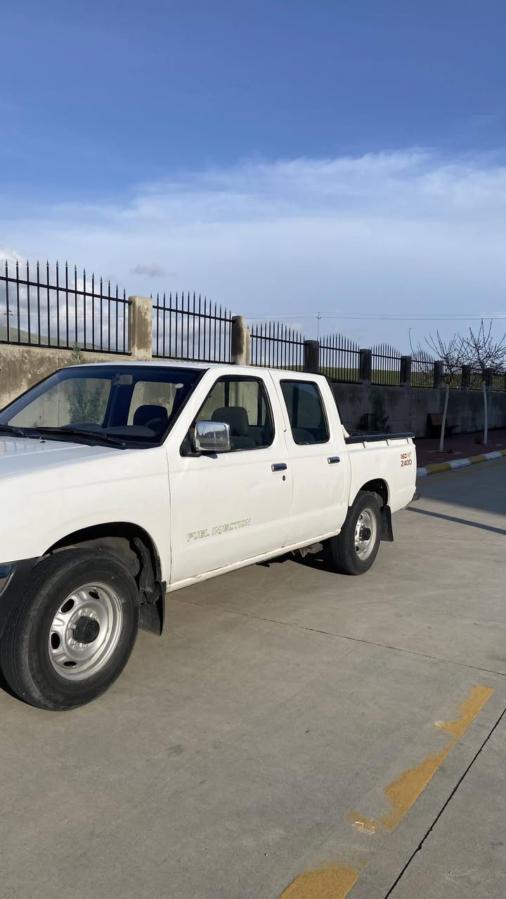 ڕەقم سلێمانی 
نیسان پیکاب مۆدێل  Z 2002بۆ فڕۆشتن
سەنەوی  تا کۆتی2027 تازەیە 
تاقم تایە  تازە  
گیڕ و  مەکینە  بە شەرتی 
فەحس تەحویل بەشەرت
دوو پارچەی بۆیاخە 
شوێن سلێمانی.
85$.                        0770 832 31 02
