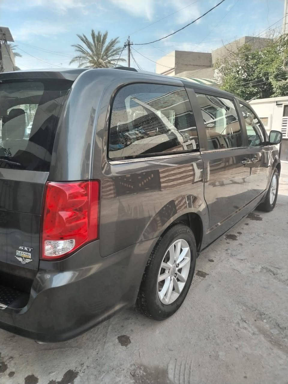 دوج كرفان موديل 2018

✅مواصفات SXT

✅بيبان كهرباء 

✅جنطة كهرباء 

✅داخل اسود +اصفر 

✅كشنات جلد 

✅تشغيل عن بعد 

✅شاشة 

✅كاميرة 

✅نضام ECo

حادثها بابتين وجاملغ امامي ٣قطع صبغ بدون تبديل وهنا بلعراق طخه بسيطه جاملغ الخلفي 

السيارة  مثل الصورة  بدون نقص و جاهز و نضيفه

سنوية جديد لوحة جديد هزة جديدة 

گير محرك تبريد خير من الله سياره مال بيت ماشيه ٧٦ 

ميل

سعر ١٦٠

للاستفسار

مكان السيارة بغداد 
***********
