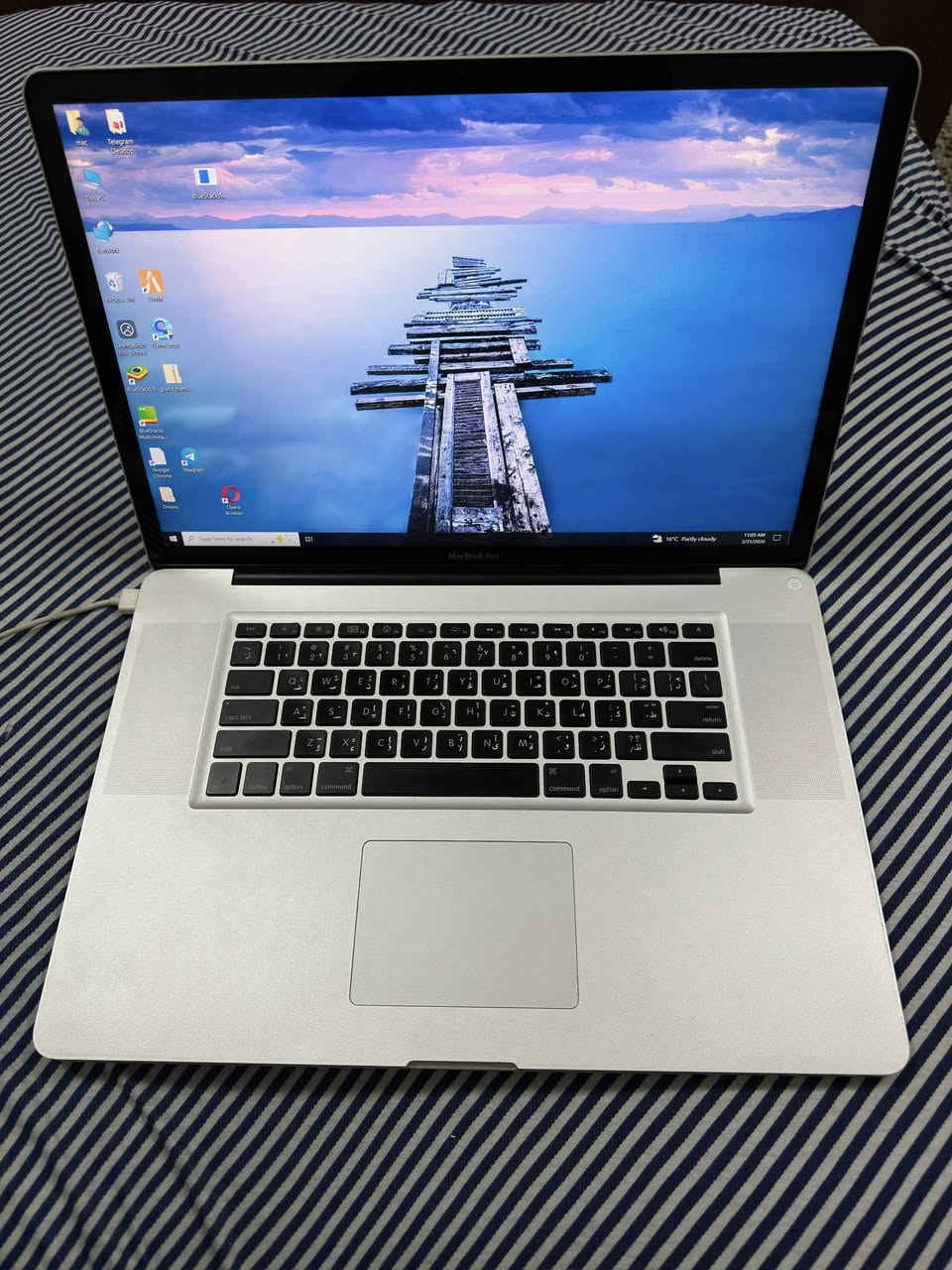 سلام عليكم
 ماك بوك برو حجم ١٥ انج 
 ويا شاحنه الاصليه
الجهاز محول ويندوز و صار بطيء شويه عدي فقط 
جهاز نضيف و شاشته حلوه جبيييره 
مكاني بغداد 
توصيل موجود 
سعره ٢٠٠ الف  و بي مجال 
 ***********
