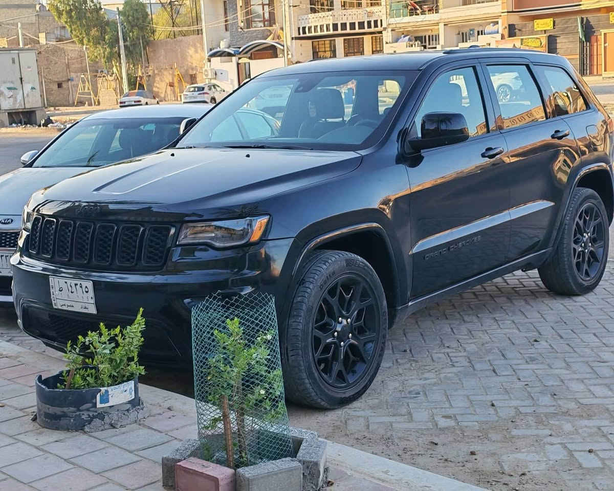 جيب بلاك توب 2018
1.حادثه جاملغ امامي أيمن فقط بدون دواخل كفاله 
وهنا صار بيه شبرين صبغ بذيل جاملغ  الامامي الايسر
2.السعر 175$وبيه مجال  
3. حجم المكينه 6 سلندر 6.V مكفولة ماشيه ١٠٠ m
4. رادارات خلفي 
5. كشنات جلد و شامو 
6. شاشه كبيره 
7. كامره خلفيه اصليه 
8. حساسات بلادي 
9. لايت + لايت زنون 
10. نظام سبورت نظام ايكو نظام مانع انزلاق 
11. بصمه + تشغيل عن بعد 
12. صندوق كهرباء 
13. نظام اقتصاد من توكف بالزدحام تطفي 
14. كشنات تتفئة + ستيرن تتفئه
15. مكان السياره  بغدادمدينة الصدر
16. رقم بغداد شرط تحويل
17. صور الحادث موجودة بل منشور
18. الاستفسار
***********
