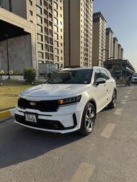 كيا سورينتو خليجي موديل ٢١ رقم بغداد مميز إنكليزي  ٧ راكب فول مواصفات ...
