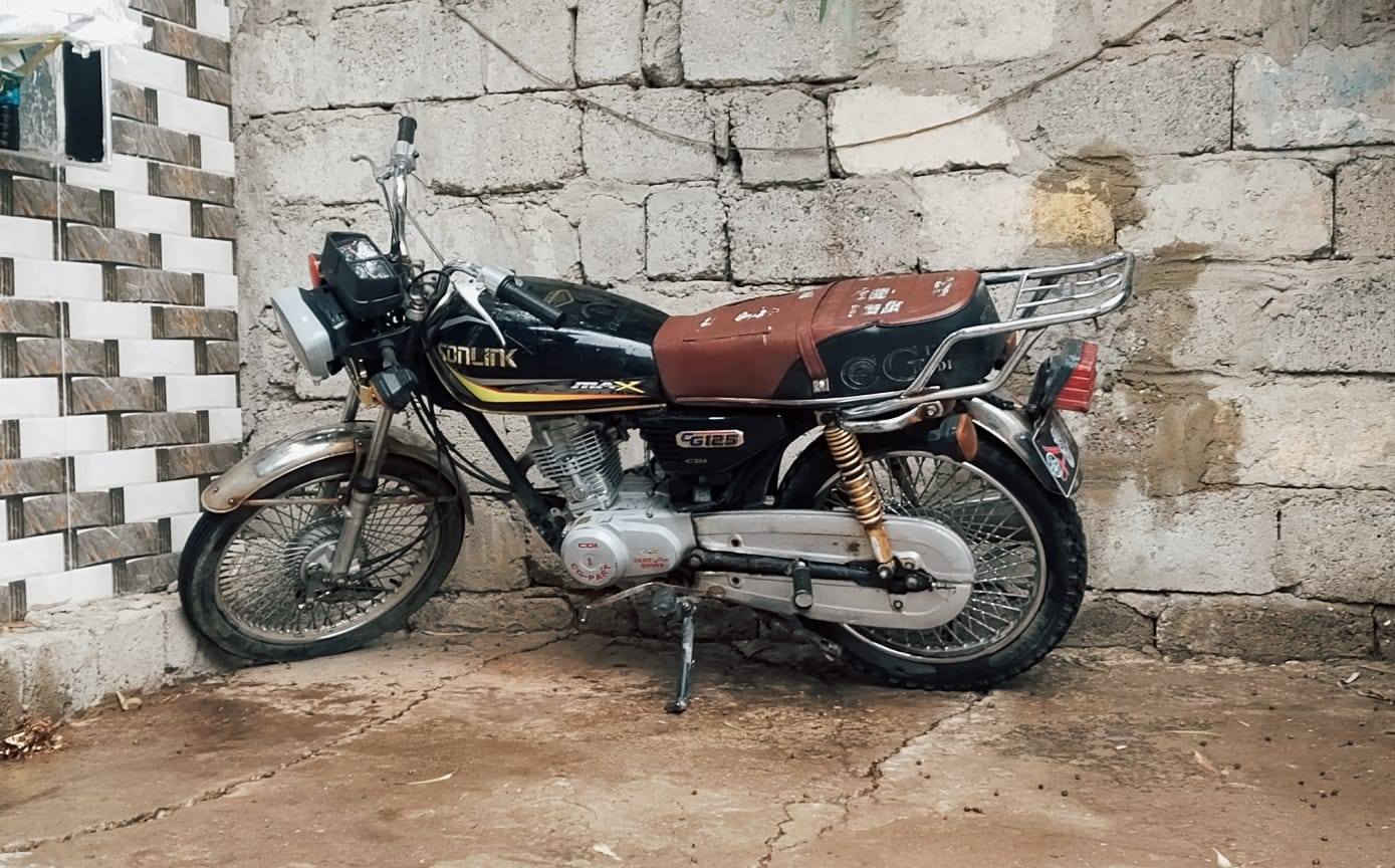 سلام عليكم: ماطور عينتاني سونيك 55555 تسعات مكينه مفتوحه  عايزووايرمنيه قفلو250رقم *********** ***********
