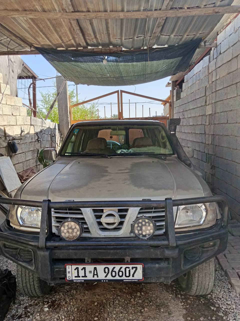 السلام عليكم 
باترول 98 سوبر سفاري رقم بغداد جديد السياره ع البلاد لا ضربه لا صبغ 
بيه بس الكير بي صفنه وعندي كير وياهه ما شديته بعد
***********
***********
