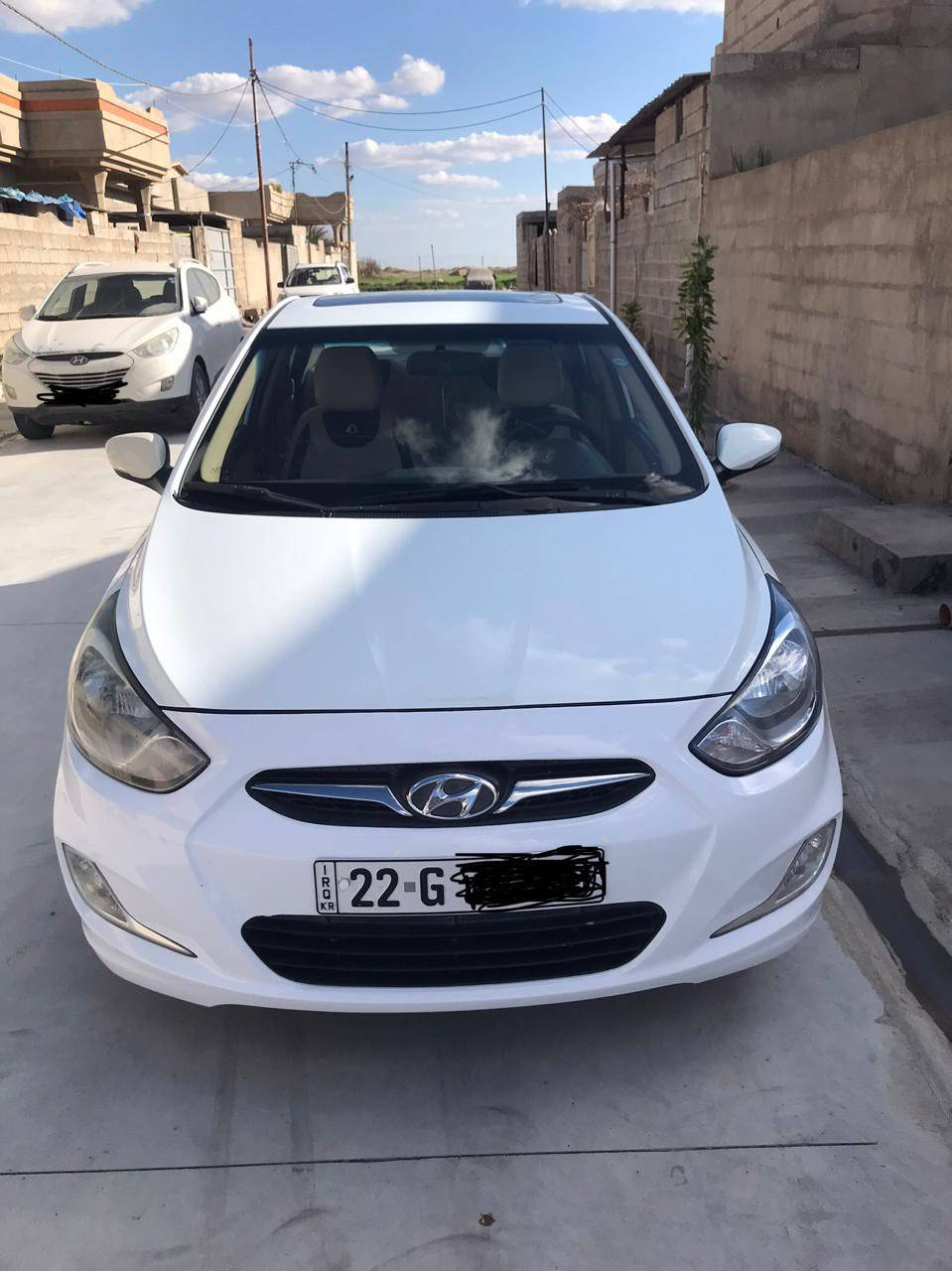 السلام عليكم اكسنت 2016 خليجي
رقم اربيل دولي باسمي شرط تحويل 
سونار موجود 
تبريد ثلج
سنويه لـ 2029 
محرك 1600 
سياره فول مواصفات 
 تحكم ستيرن 
اشاير بالمري 
فتحة 
تخم تاير جديد 
صدر امامي خلفي جديد 
كوبون بانزين بيها 
مكاني كركوك 
***********
سعر 120 وبيها مجال
