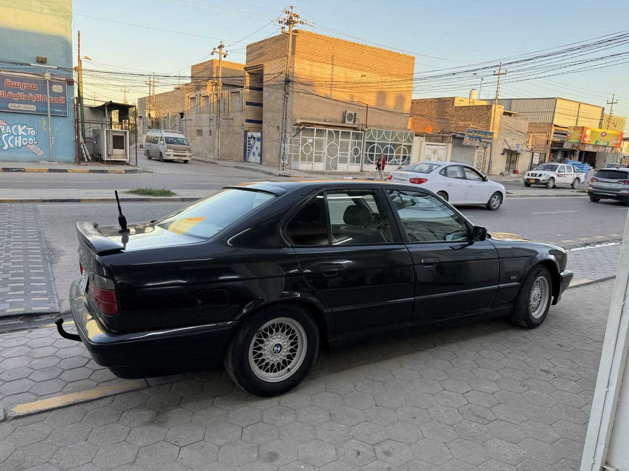 السلام عليكم سيارة  فول وفتحة مواصفاتهة معروفة اصل مامحور BMW 525i 1992 مسكر عدل رقم بغداد مميز بأسمي مكاني نجف  
السيارة كاعدة وحلوة ونضيفة خارج وداخل 
مصبوغة عام للجماليه 
تبريد شغال ثلج كير ومحرك كلش نضيفات 
منضومة ماي نضيفة من راديتر للجوينات 
جعمقة كهربائي ستيرن ريشة 
ويلات خلية وتايرات نضيفات 
ايرفلو وكهربائيات (صافية كلش ماملعوب بيهة ) اكسن 64 كاردن بلادي بدون عواج وماملحوم دعامياتهة اصلية مو تجاري ونضيفات ضربات قوية ماكو بالسيارة بخاخات وفيت بم وبلكات ومجاول فول وادامتهة مستمرة كارت الالوان شغال من تقفل تصعد جام 

(السيارة مال جناي وتعبان علية كلش ) 

السعر 75 وبيهة مجال السيارة رقمهة بغداد بأسمي سنويتهة لل27 

رقمي *********** بي وتساب
