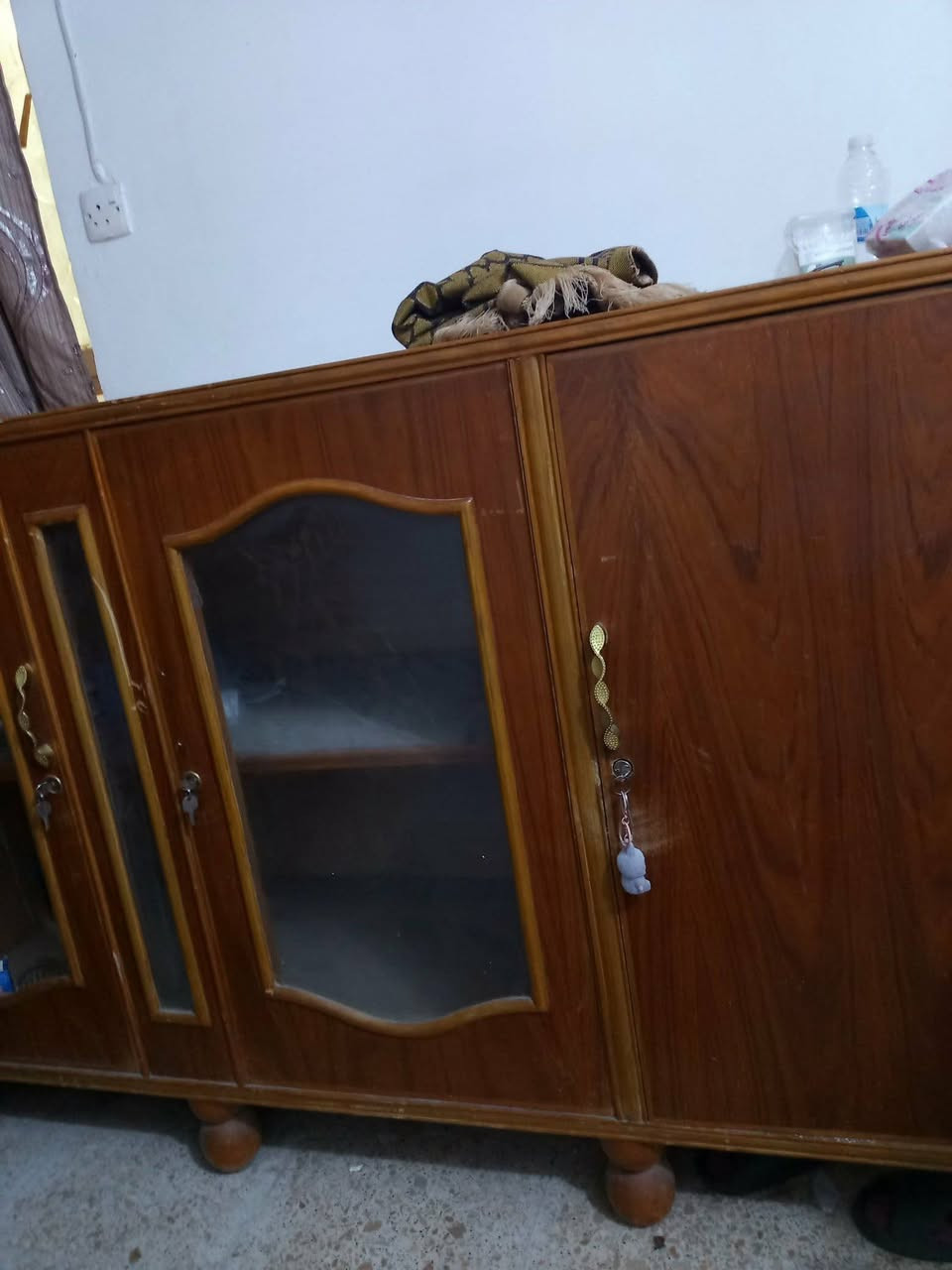 بوفية خشب صاج جديدة مو مثل التصوير بس نقص جامة للبيع


**إذا كنت صاحب هذا الإعلان وتريد حذفه لأي سبب، رجاءا أرسل رسالة إلى الدعم الفني**