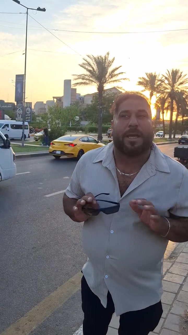 #مطعم_للبيع_زيونة
......................... مكتب شيف الدلال ضاهر ابوحيدر 
مطعم (تازة بركر) زيونة مقابل دار الازياء مجاور مطعم نارو
قرب سوبر جكن ..مطعم سناكات وبركر مفتح اول يوم العيد 
السعر 22مليون قابل للتفاوض 
يحتوي ع حديقة خارجية مرخصة من البلدية 
الايجار مليون و650 
لا يحتوي ع سكن 
رقم صاحب المطعم 
***********
التوفيق للجميع
