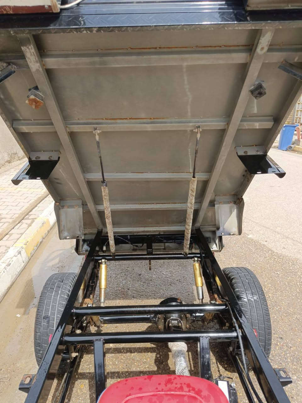 السلام عليكم ستوته جمره سوده رقم ب اسمي تحويل ثاني يوم دراجه كفاله عامه كهربائيات شغاله مكينه كفاله ما مفتوح بيهه برغي كفاله شاصي وبدي عنوان كوت خاجيه شارع أربعين ***********خاص مسدود
