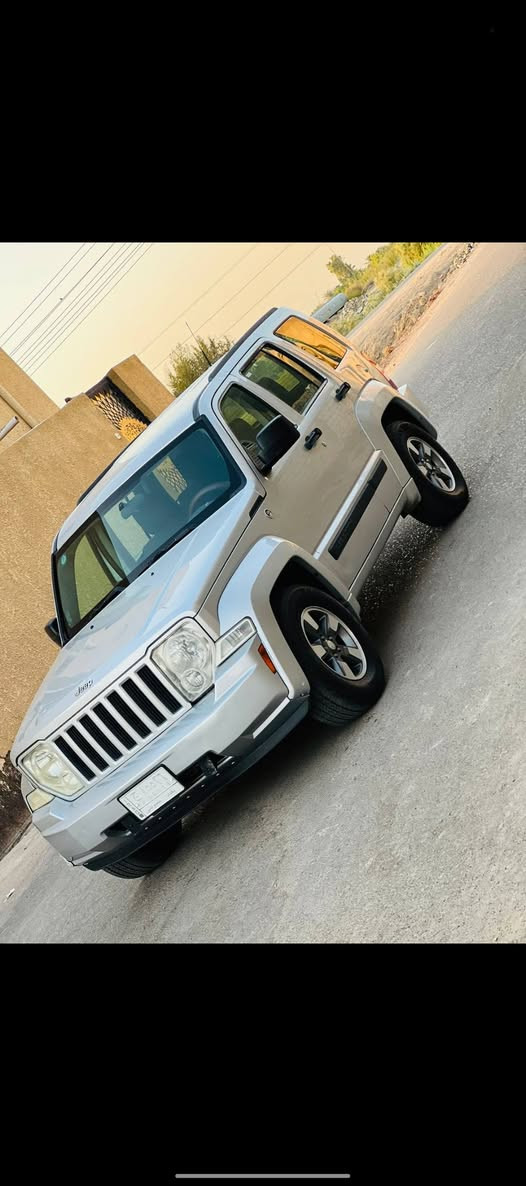 جيب لبرتي موديل 2008 
السيارة مكفولة كفالة عامة 
محركها 6 سلندر 
3.7  المرغوب 
باسمي تحويل ثاني يوم
رقم بغداد 
سعر 110$ 
السونار مرفق مع الصور 
رقمي
‏‪0783 853 0958‬‏
