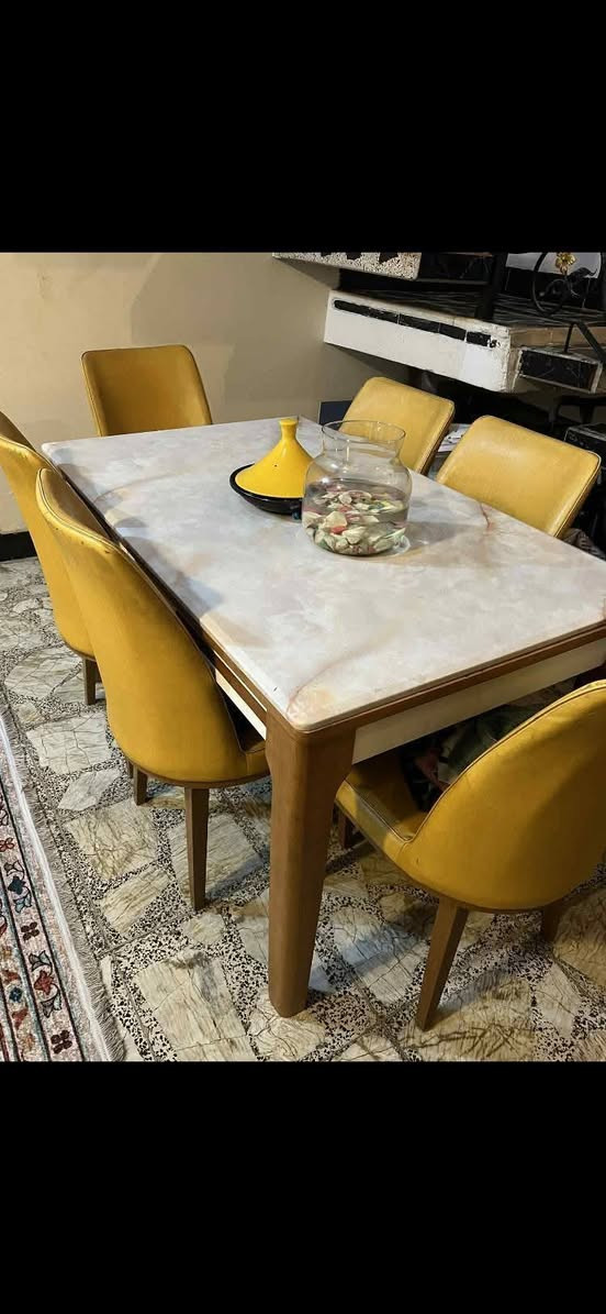 ميز طعام صاج تركي مرمر ثقيل سته كراسي وسرير ابو مخزن مع دوشك للبيع بسعر مناسب
بغداد شهداء السيدية ***********

