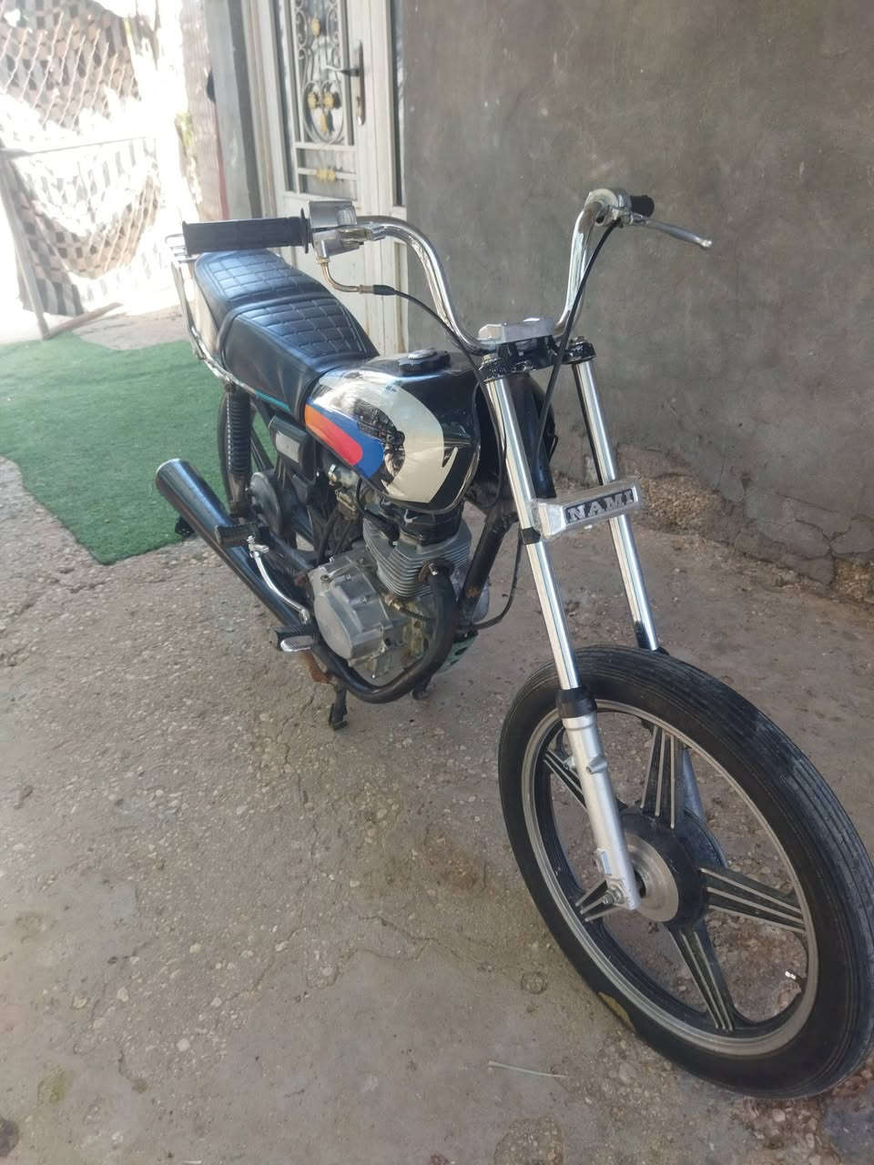 حبايب دراجه اربعه كير للبيع السعر 250 وبيهه مجال الدراجه نضيفه وخير من الله مكان أطويريج ألسياحي ***********
