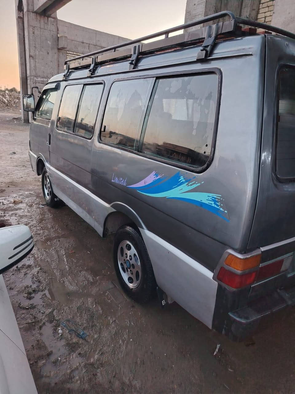 السلام عليكم كيا للبيع موديل ١٩٩٤ رقم بصره حمل مكان السياره بغداد سياره جاهزه السعر ٣٥ورقه التواصل على الرقم مكلف بلنشر *********** وتساب متوفر
