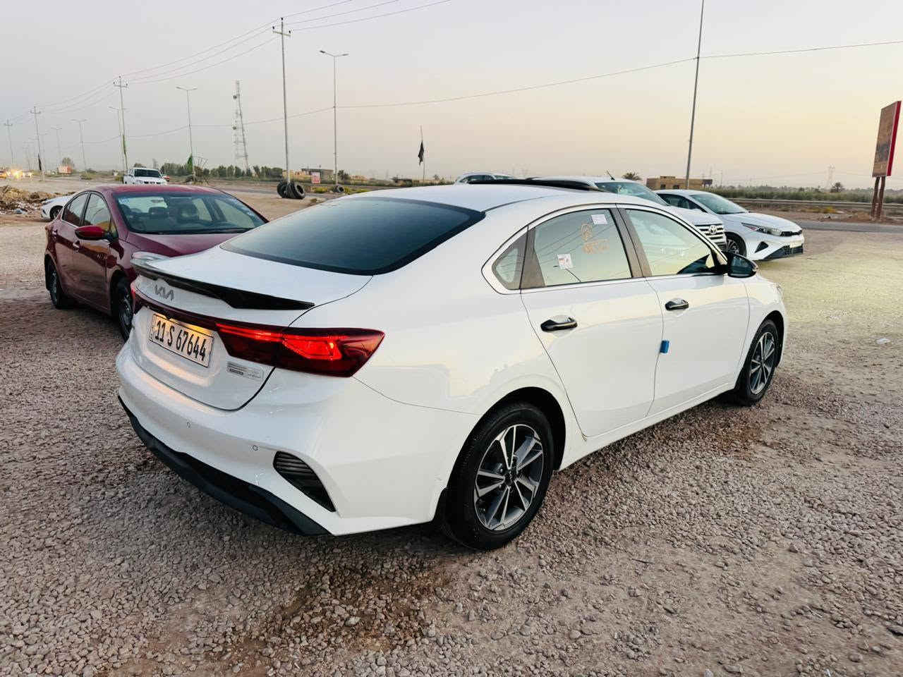 يالله سلام عليكم سيراتو مديل 23 فول مواصفات الشركة الدولية مكينة 2000 السيارة جديدة تحويل مباشر هزة جديدة رقم جديد دولي رقم بغداد بسمي شخصيأ ماشية 54 حقيقي مواصفات فتحة سقف مري شفط إشارة بل مري 5ويل كب كروب داخل لونين تبريد قطعتين كشاف ضباب لايت زنون عالي ناصي   اخوان اقرة المنشور وتصل سونار داخل المنشور مكان السيارة سماوة الرميثة حي العسكري ***********     السعر 167 بيهة مجال قليل حق الجية

