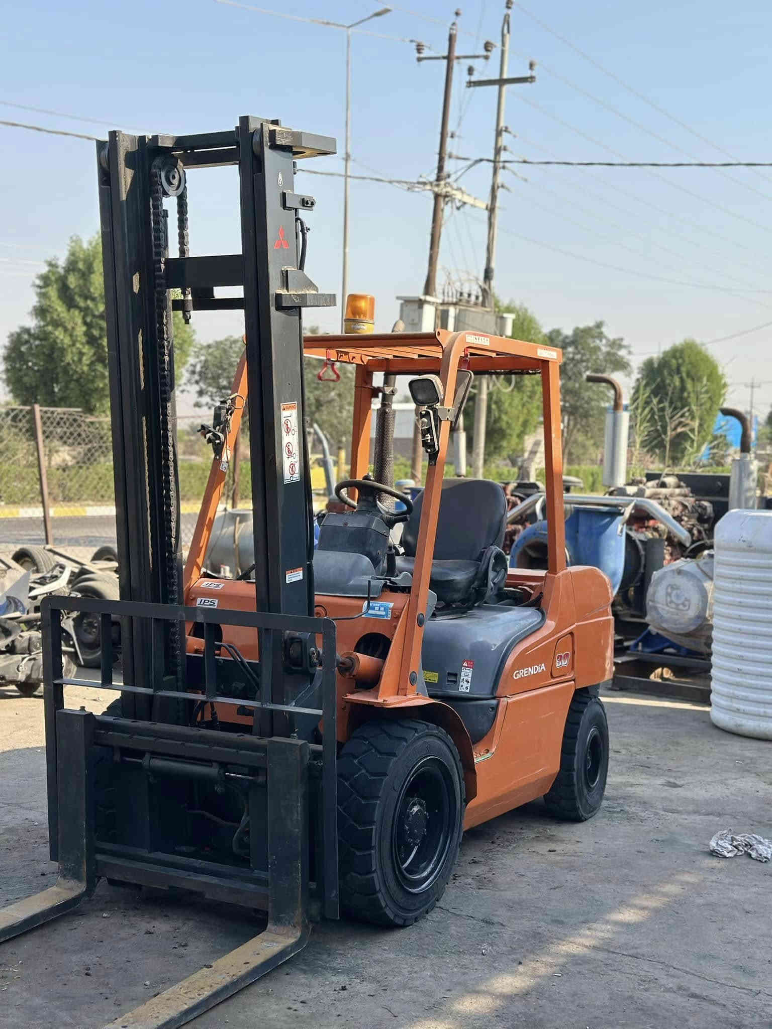 رافعه شوكيهMITSUBISHIا. 3.5طن
موديل2015

3.5طن  مكينة  ميسيبوشي s4s 
 3حركات 
كير أوتوماتيك
كير ومحرك كفاله

العنوان 
بابل الشوملي مقابل الحي الصناعي 

للاستفسار 
              ***********/***********
السعر 106$
