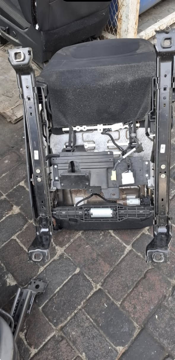 سلام عليكم. برخصة ادمين المحترم متوفر گشنات امامي نيسان باتفندر  ٢٠٢٢-٢٠٢٥ اربيل صناعة شمالية.   محل سردار نيسان. *********** ***********
