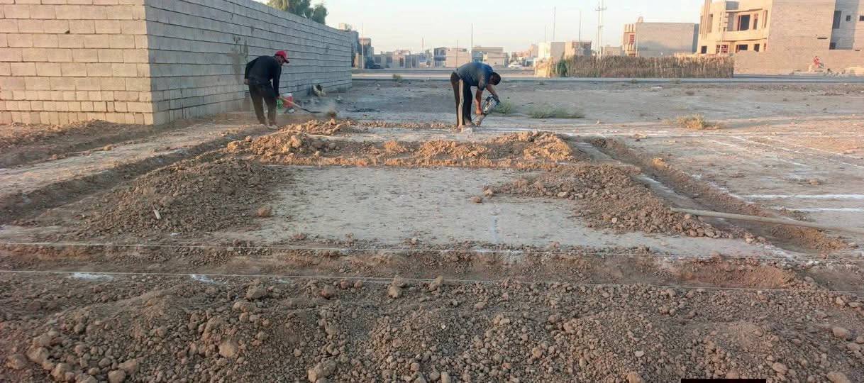 السلام عليكم يوجد كادر عمل 
حفر اساس +تسليح+صب اساس
تفليش ارضيه
 صب ارضيه
لبخ بتلو+  فلانكوت
دفن بتلو
انسب الاسعار الاستفسار على هاذ الرقم ***********
