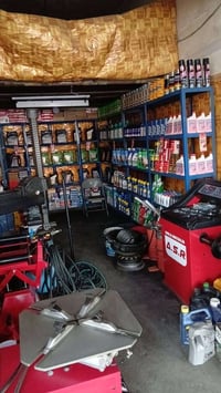 اغراض مستعمله شي قليل بعدهن بلكارتون للبيع مكانهن البلديات 07740265094