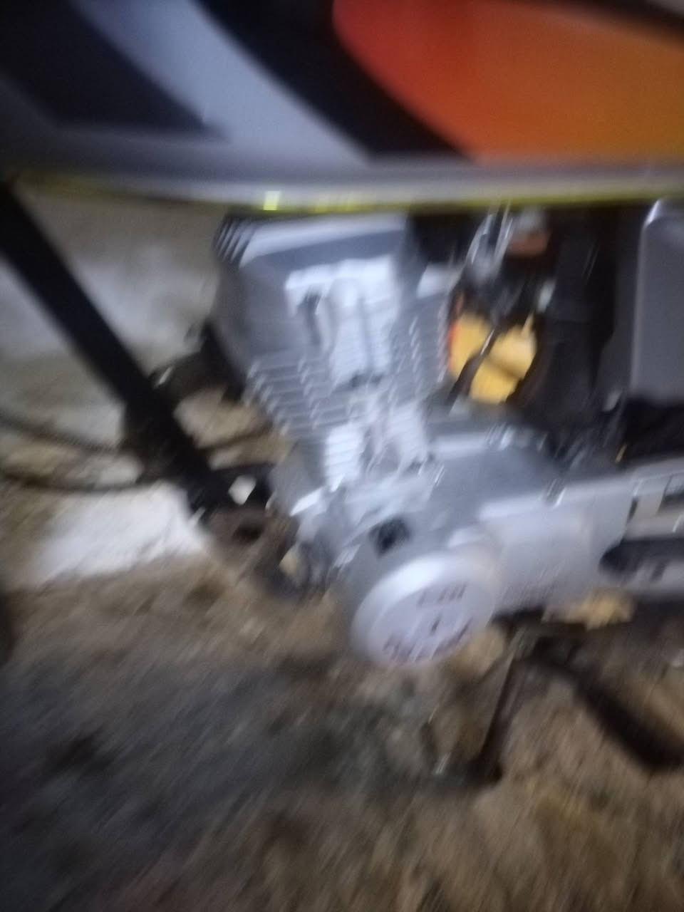 ماطور بارت. 2015.  99999 بلادي شرط كله مختم بارت 

كهربايات كلها شغاله

مكينه فول نضافه

ولباقي كدام العين السعر 350 وبي مجال قليل

***********
