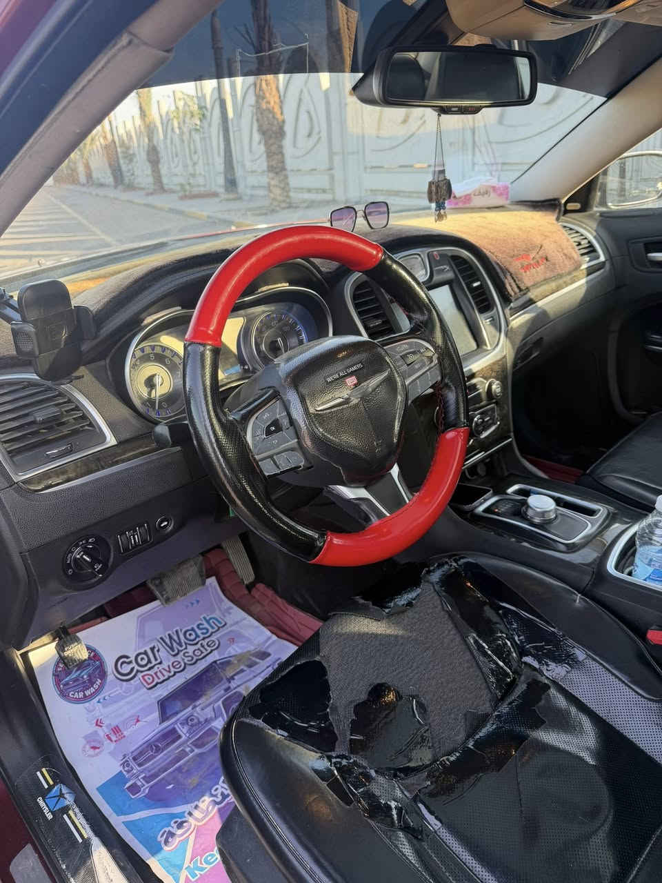 سلام عليكم شباب سياره كلايسلر اوبام مديل 2016 لون كرزي رقم اربيل نكليزي بسمي السياره كير محرك حداديه تخم تاير محرك 3600 سياره كفاله من الضربه وصبغ وتبديل  عامه ماعده طخه بسيطه بل عراق مامصلحه ويل اكروم 18 حساسات خلفيه كامره خلفيه خزن مومري السعر 235 وبيها مجال لشراي مكان السياره بصره 
***********
