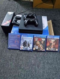 بلاي 4 • ٤ أقراص • ٣ جوستيك