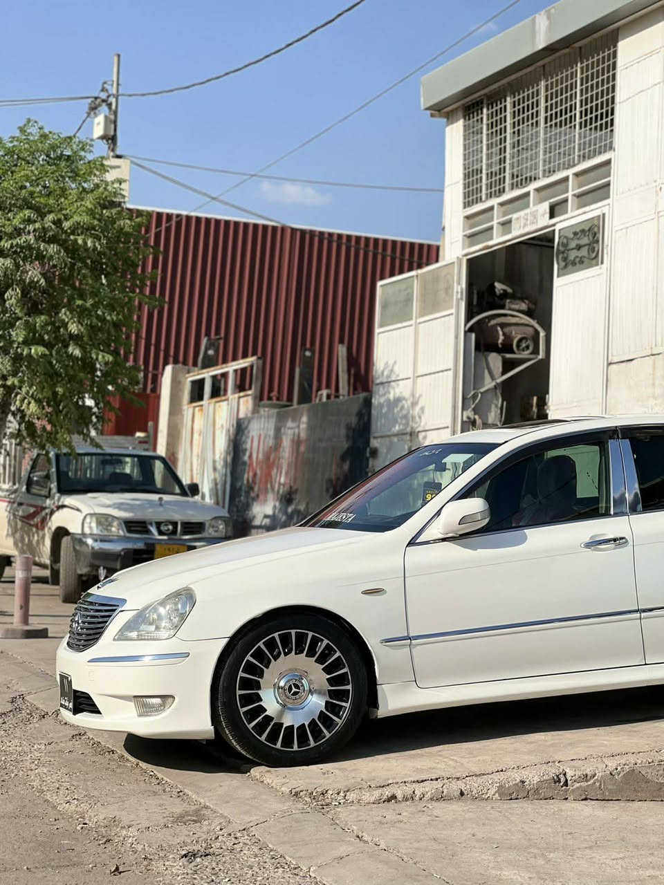 سڵاو لەهەموو هاوڕێیان ماجستا قەپات مواسەڤات 2005 بۆڤرۆشتن سێ پارچەی بۆیاخە قرچێکی بچوکی دوای هەیە پارەی موسێکە 60 گەڵاو مەجالێکی کەم بۆزانیاری زیاتر ***********
