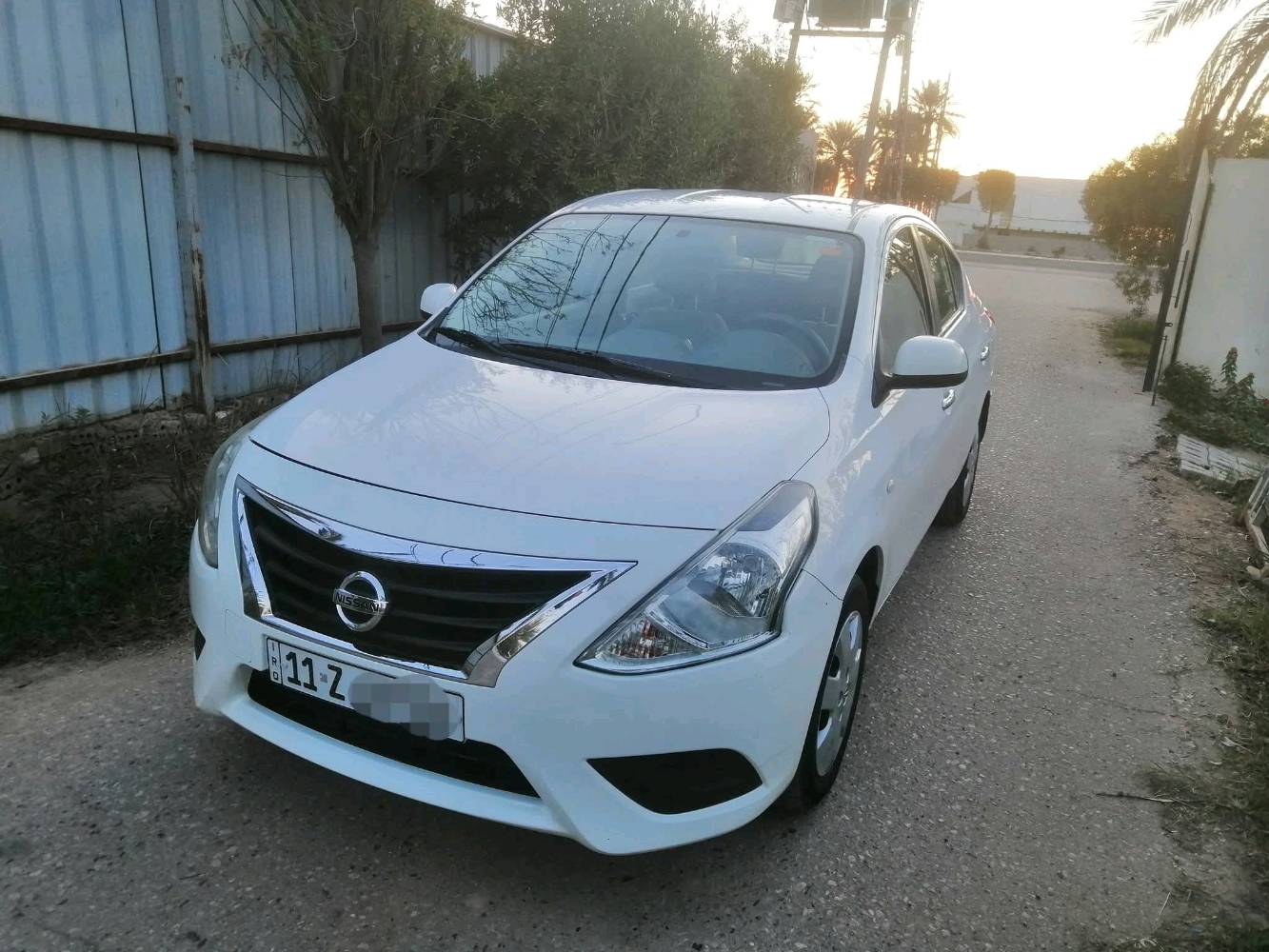 نيسان صني هندي موديل 23 قطعتين صبغ فقط ولباقي كفاله ماشيه 136كير محرك مكفول تبريد ثلج موقع بغداد محموديه 