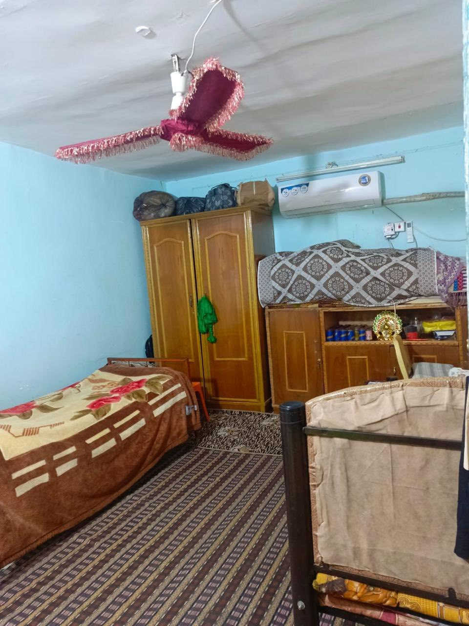 الموقع المسيب.حي الجامعه قرب النهر
المساحه 280متر
بيت للبيع 65مليون 
غرفتين نوم
صالة
ومطبخ
حمام خارجي 
استقبال خارجي 
البناء بلوك
سقف عكاده
البيت بناء قديم جاهز لسكن 
مكلف بل نشر للستفسار صاحب البيت
***********
