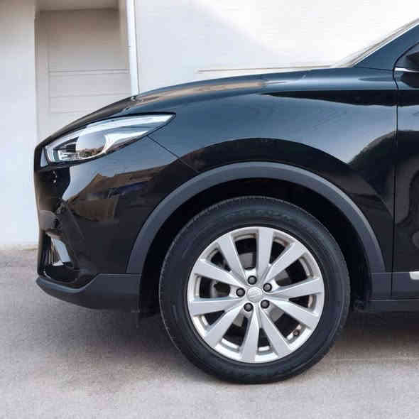 خليجية MG ZS 2023
مكفولة كفالة عامة
رقم بغداد بأسمي شخصيآ
ماشيه 9 km فقط
فوول مواصفات عدا الفتحة
بصمه تشغيل
بصمه ابواب
سايد بريك بصمه
اوتو هولد
لد نهاري + تحكم عدسات لايت
بك لايت لد
شاشه كبيره
كامرة خلفية 
حساسات خلفية 
قطعتين تبريد
اشاير مري
نظام ABS
كروز سرعه 
فول تحكم ستيرن 
شاشه اعطال
نظام صعود ونزول منحدرات
ابل كار بلي اندرويد اوتو

⚠️ ملاحظة ⚠️  السياره وارد خليجي تختلف عن الوارد صيني من ناحيه المواصفات والمحرك و التبريد
 بعدها على وضع الشركه مكفوله كفاله عامه

السعر 132
اتصال فقط ***********
مكاني بغداد
