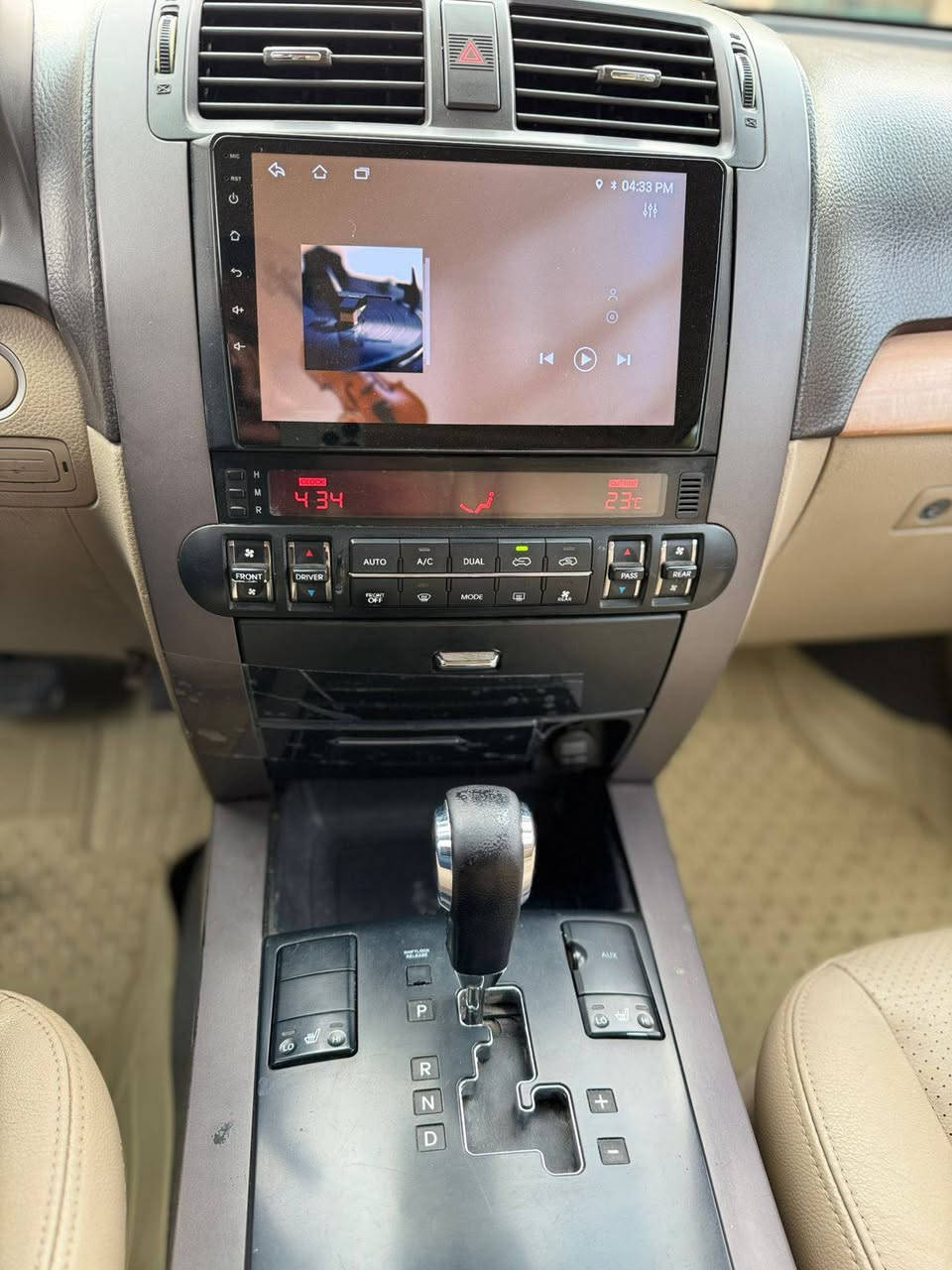 السلام عليكم  رمضان كريم على الجميع 
للبيع كيا موهافي  خليجي موديل ٢٠١٥ 
استلام الشركه الدواليه العراقيه مع ضمان الشركه كتلوكات 
محرك كير صدر اتراي زيرو شرط 
موديلها ٢٠١٥
ماشيه 67الف حقيقي 
مواصفات فول 
بصمه تشغيل بصمه ابواب 
فتحه بل قماره سلايت 
كشنات كهرباء اثنين  وتدفأ تبريد وجلد 
محرك ٦ سلندر ۳۸۰۰
باب خلفي شفط 
ذاكره كشنات خزن ميموري 
لد خلفي و حساس خلفي وكامره وشاشه ايباد
مري قلاب على بك ومري شفط 
ويل ١٨ 
ثلاجه بل جكمجه 
تحكم استيرن و استيرن كهربائي
مواصفات معروفه 
ورقم  الإنكليزي الجديد سنويه لل30

وربي يرزق الجميع. 

مكان السياره بغداد                                                             الإتصال على الرقم ***********
