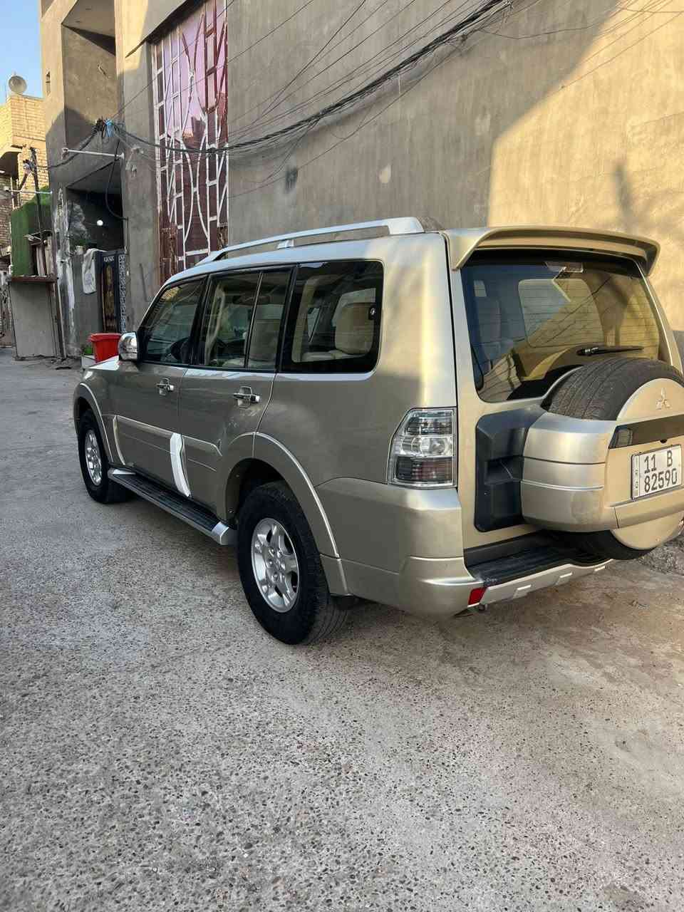 باجيرو موديل 2008 محرك 3000 رقم بغداد دولي باسمي هزه جديده تحكم ستيرن شاشه كأمره مري شفط سبعه راكب ثلاث قطع تبريد ماشيه 130 ألف بيهه كلير بالجاملغ الأمامي ونص الجاملغ الخلفي صبغ فقط السياره جاهزه بدون نقص  السعر 116 بيهه مجال بسيط الاتصال ***********
