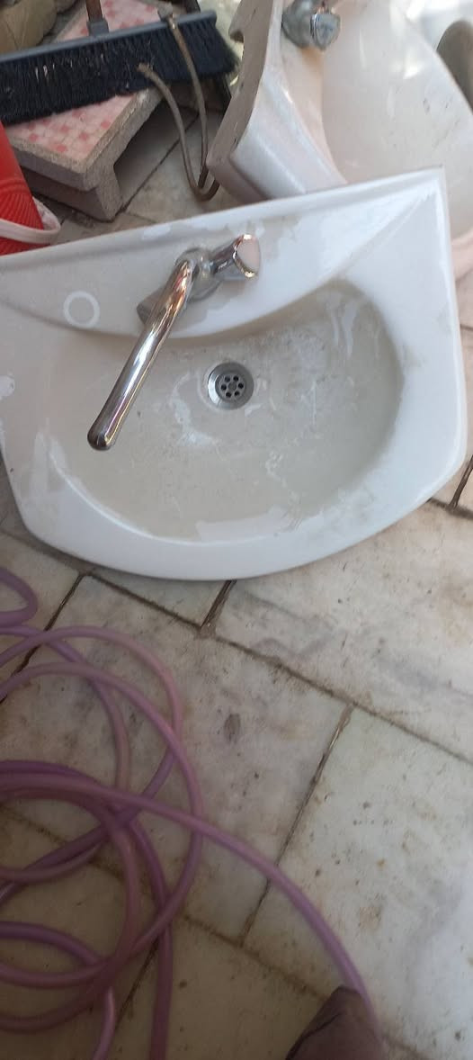 السلام عليكم عندي غراض تانكي عدد ٣ ومغاسل عدد ٣ وسخان كلهن على الفحص والاصلي مكاني الاورفلي تلفون *********** او على الخاص أو الواتساب وبلخدمه تجي تفحص وتأخذ
