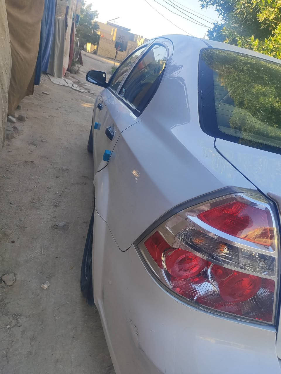 السلام عليكم 
افيو مديل 11 للبيع محرك مفتوح1400 
تبريد شغال
شاشه 
تايرات زوج امامي جدد 
حدادية جديده 
سياره كامله رقم نكليزب وسنويه ل2030 مشروع وطني
 مكان السياره نجف كوفه 
السياره مصبوغه حزام سونار موجود 
ورعايه موجود بلنجف
السعر 67 وبيه مجال 
*********** رقم صاحب السياره
