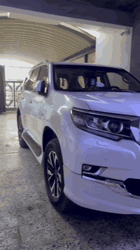 السلام عليكم برادو موديل 2020وكاله مكفوله رقم شمالي نضافه فول ماشيه60الف مكانهه بغداد الحريه رقم الهاتف***********
